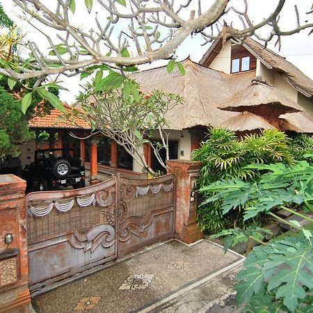 Villa Asih Ketewel Экстерьер фото